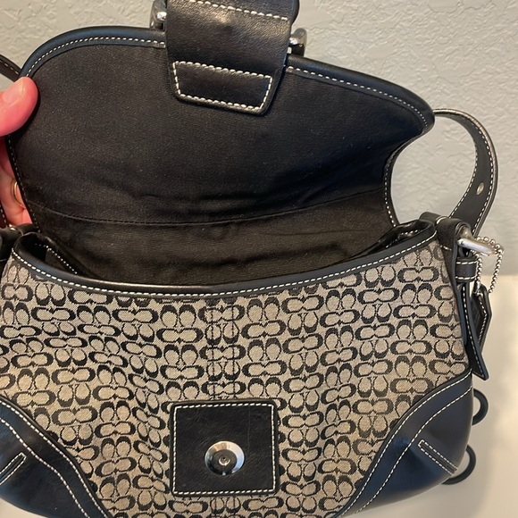 Coach purse. I loved a long time - cleaning out the closet! Grab a good deal! - Picture 4 of 5